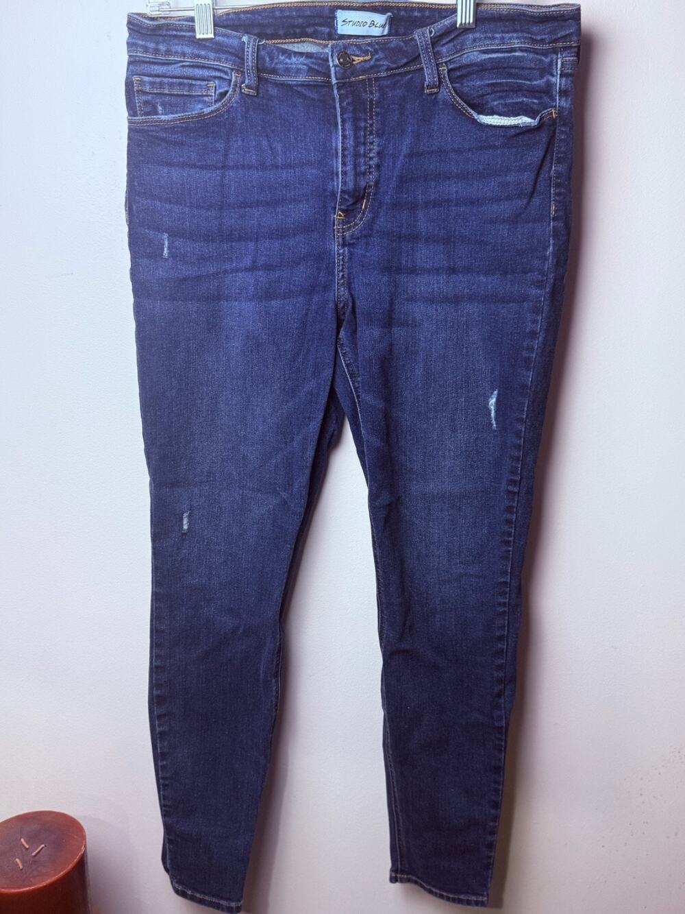 STUDIO BLUE Aranza Mid Rise Skinny Distressed Cropped Frayed Step Hem Jean 32